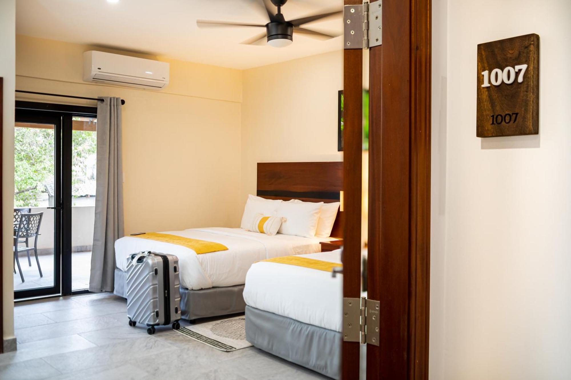 The West House Boutique Hotel Сан-Игнасио Экстерьер фото